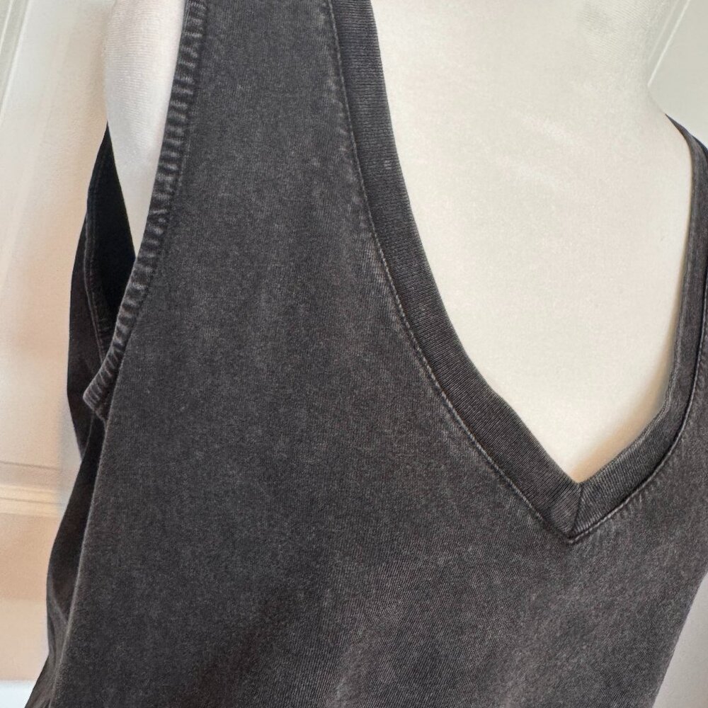 Z SUPPLY Sloane V Neck Cropped Tank Top